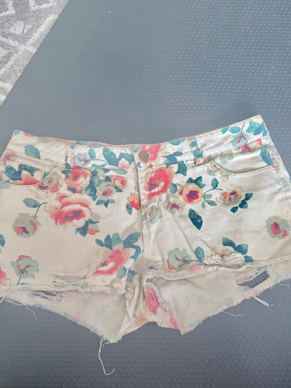 Y2K "mine" distressed floral print denim shorts (juniors large)